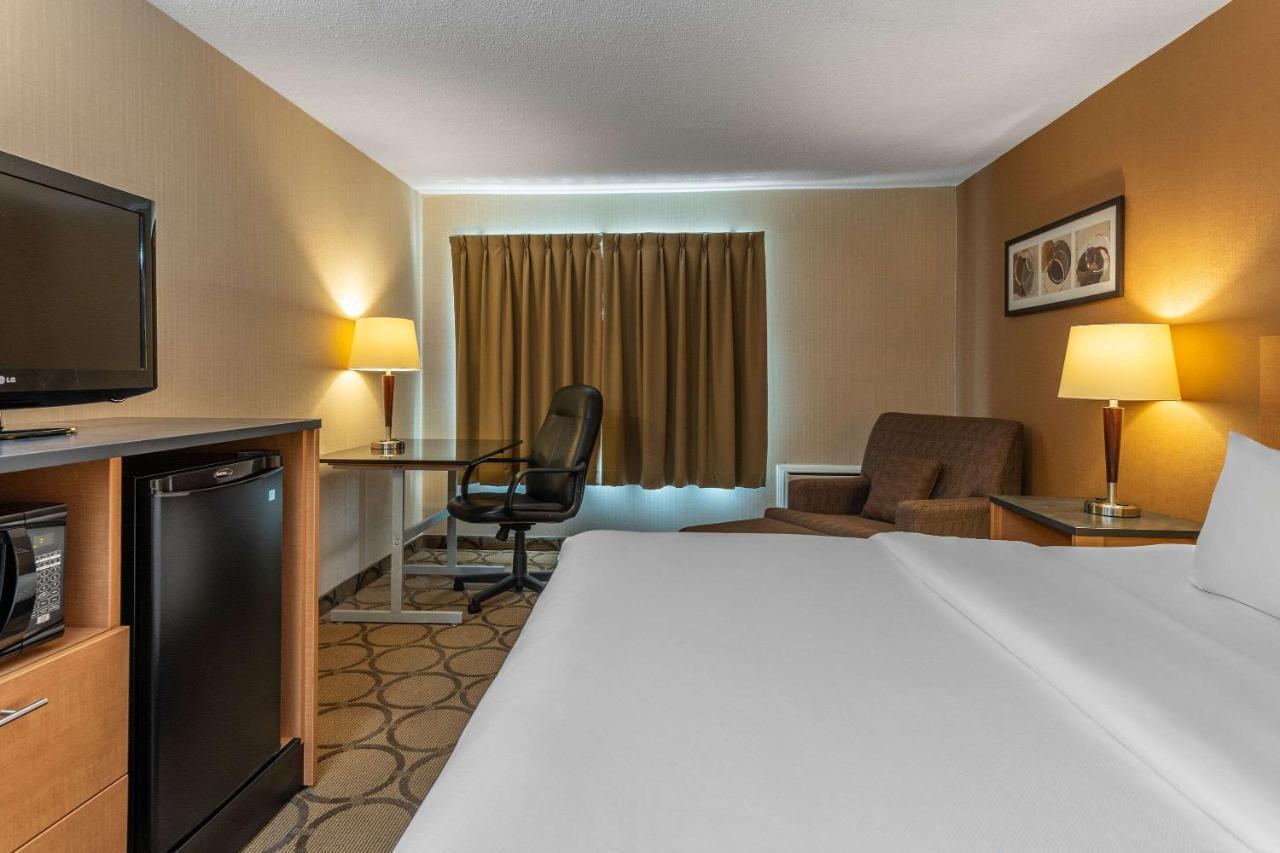 Comfort Inn Pembroke Bagian luar foto