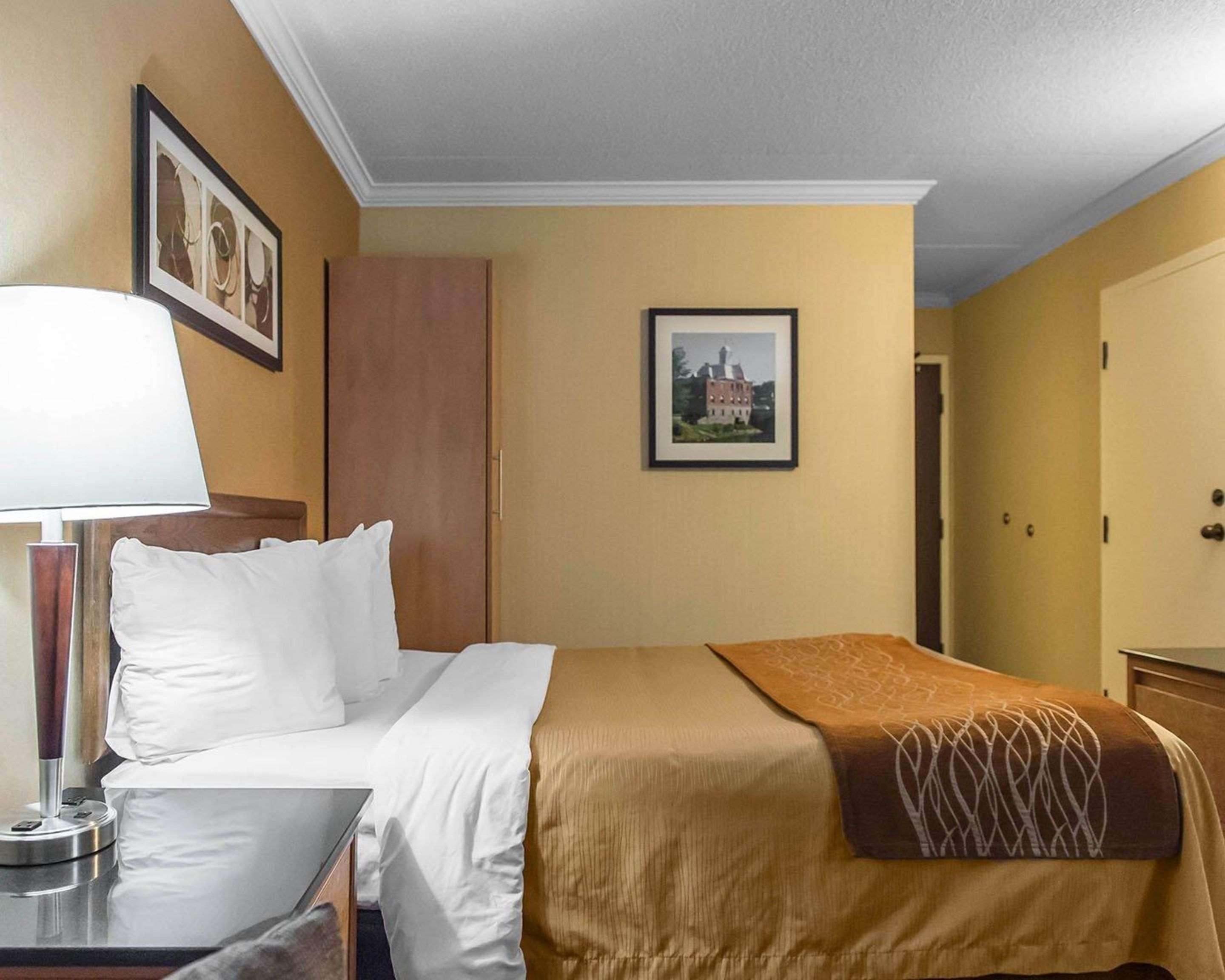 Comfort Inn Pembroke Bagian luar foto