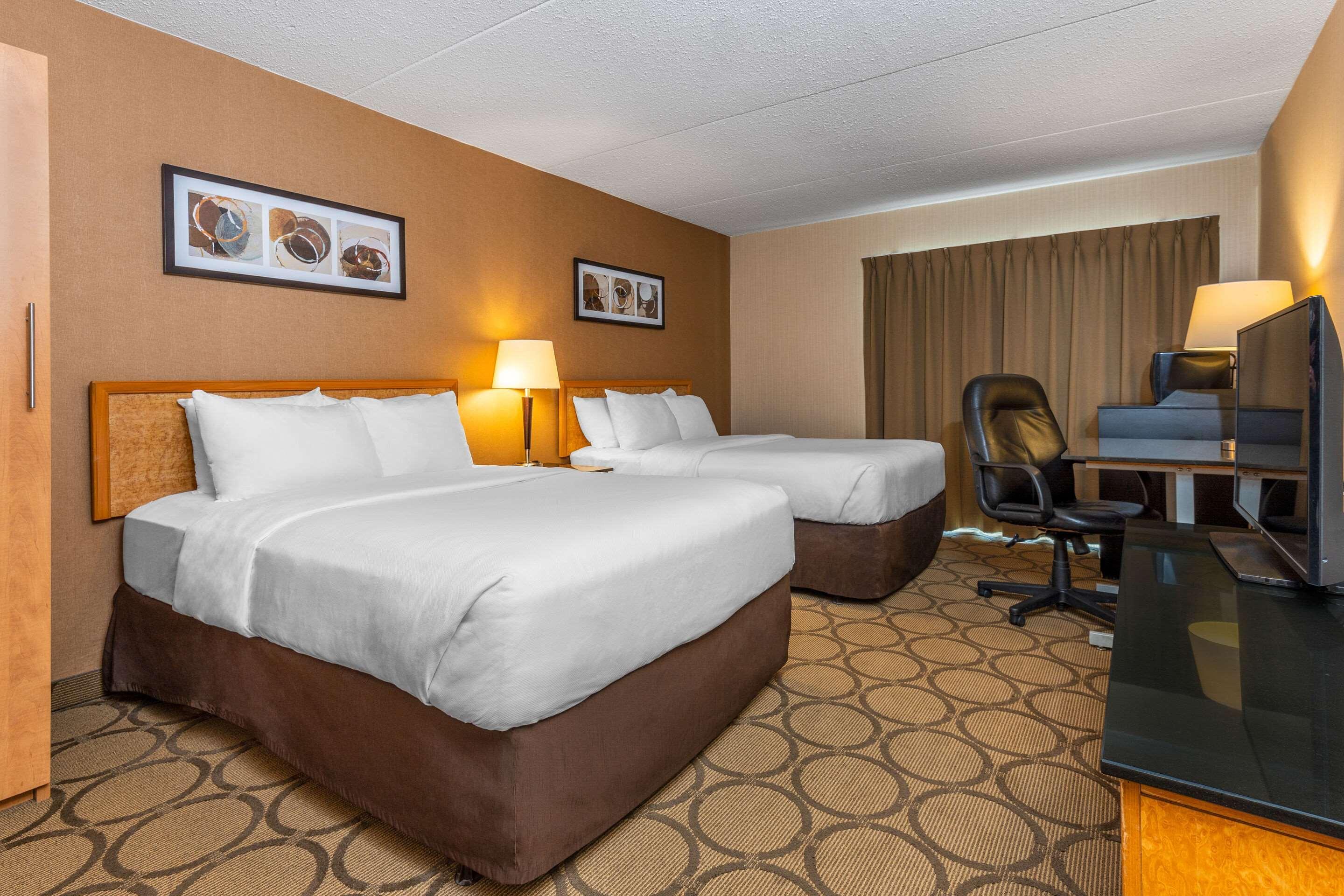Comfort Inn Pembroke Bagian luar foto