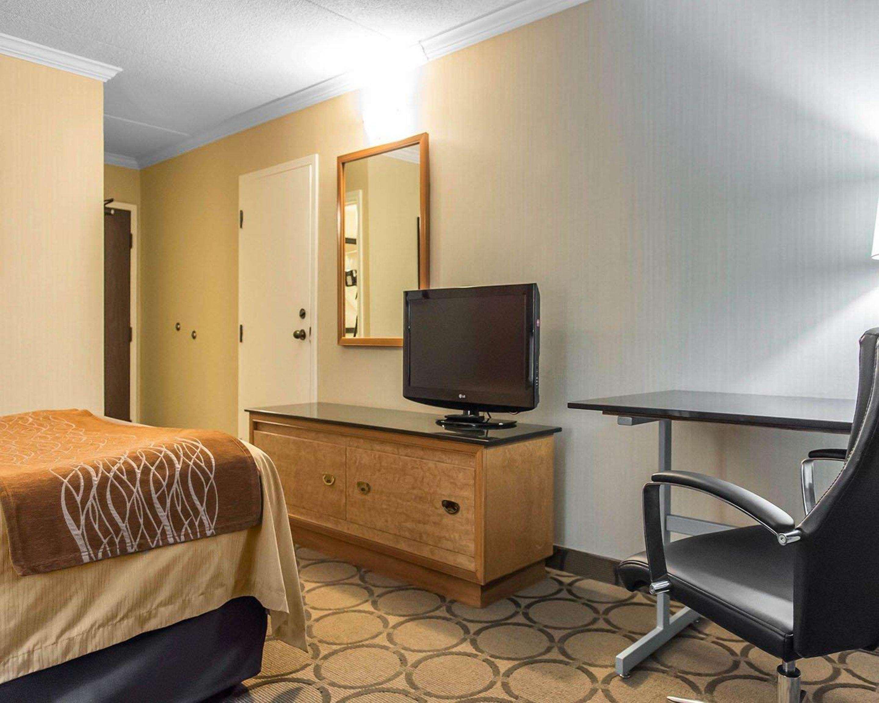 Comfort Inn Pembroke Bagian luar foto