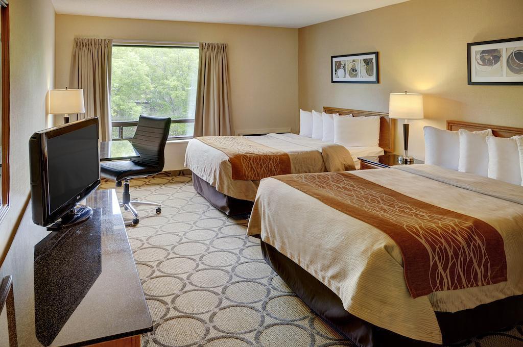 Comfort Inn Pembroke Bagian luar foto
