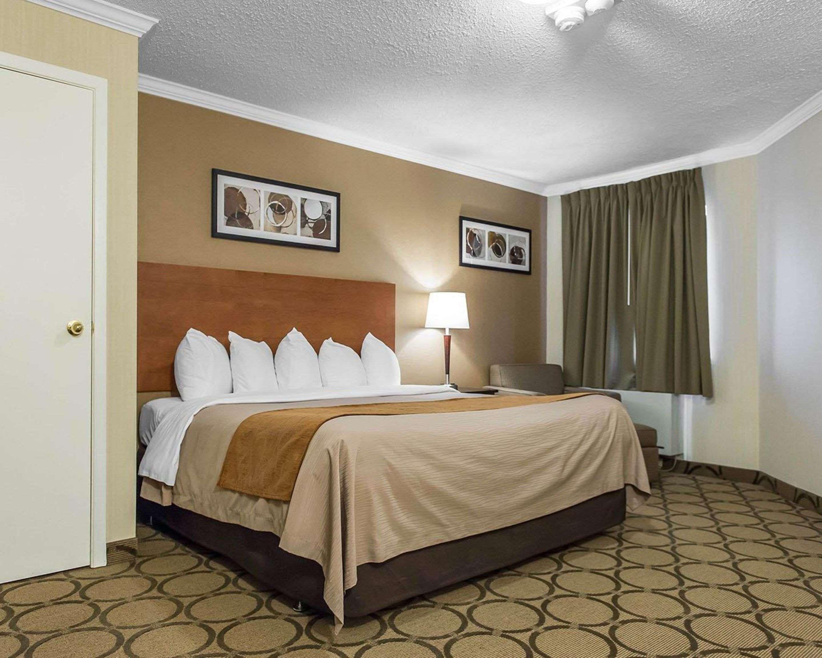 Comfort Inn Pembroke Bagian luar foto