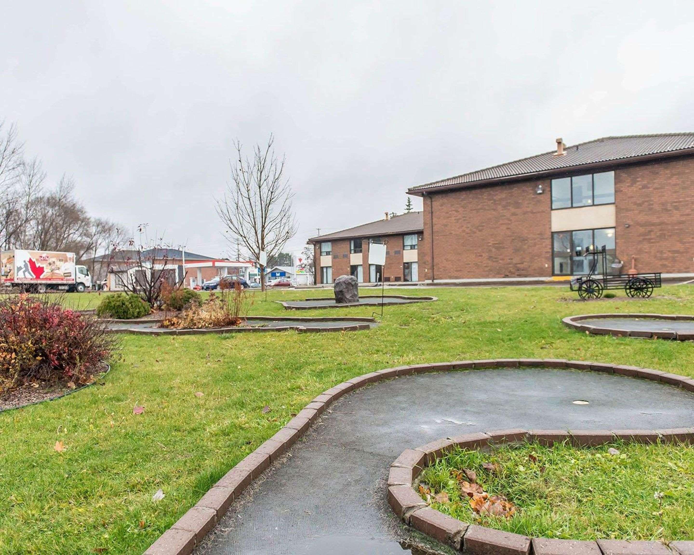 Comfort Inn Pembroke Bagian luar foto