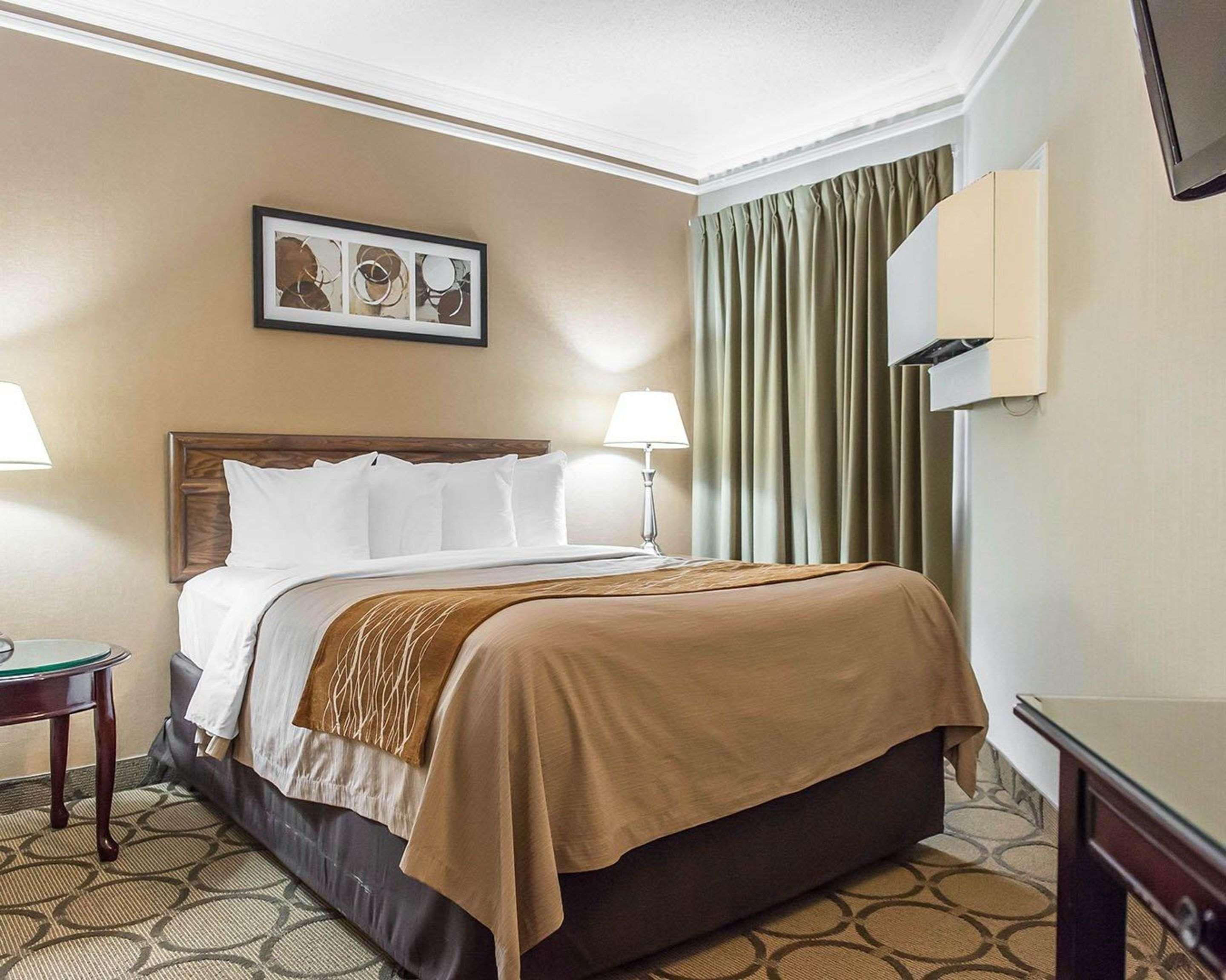 Comfort Inn Pembroke Bagian luar foto