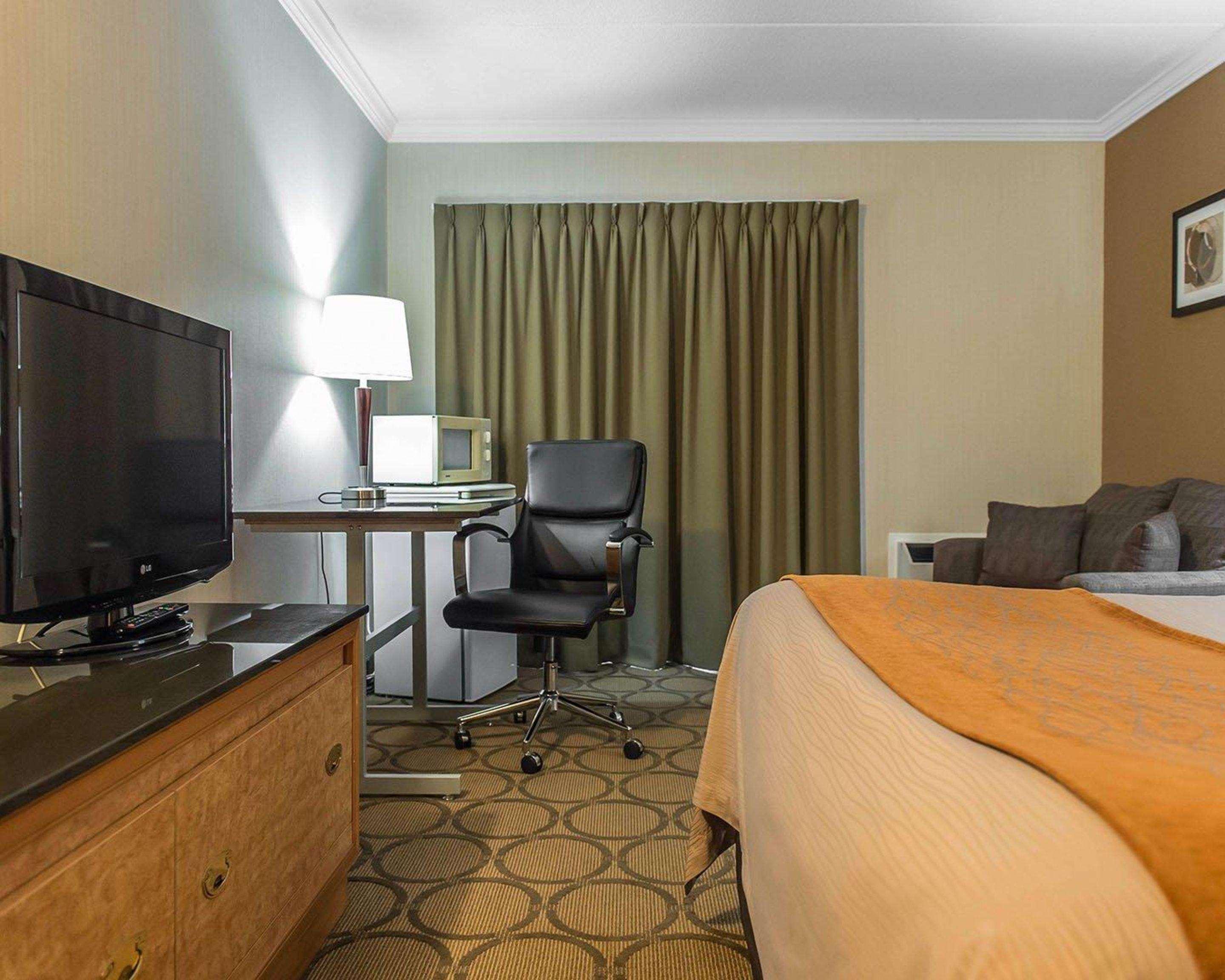 Comfort Inn Pembroke Bagian luar foto